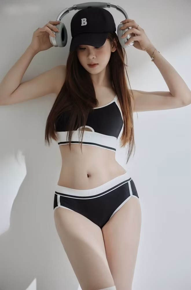 Những khoảnh khắc này được người hâm mộ nhận xét là gợi cảm nhất từ trước đến nay của Thảo Vi.