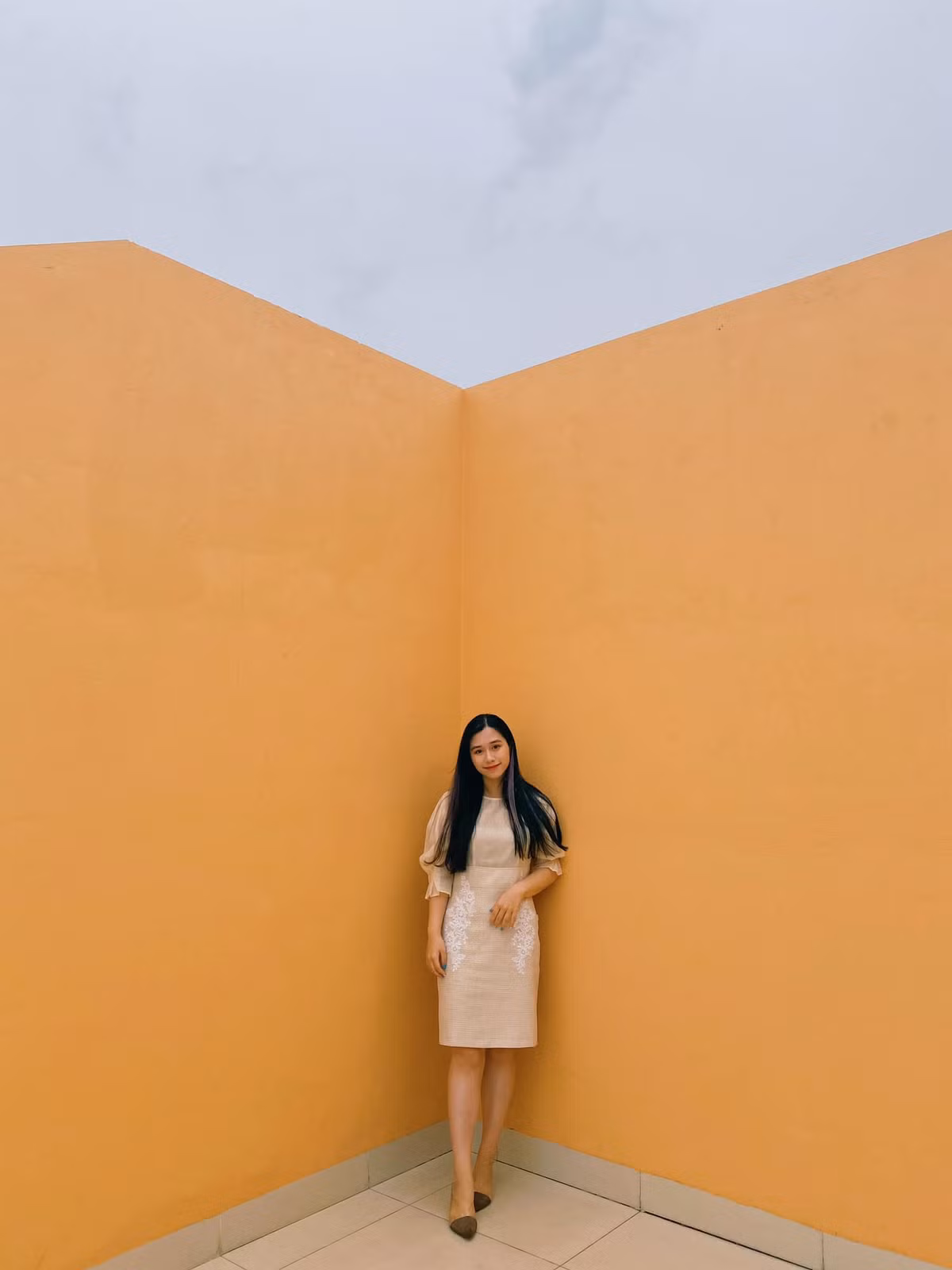 Nếu thời điểm năm 2018, Diệp Anh "đốn tim" với hình ảnh nở nụ cười khả ái, dịu dàng thì ở thời điểm hiện tại "hot girl Táo Quân" được nhiều người nhận xét là trở nên sành điệu, cá tính.