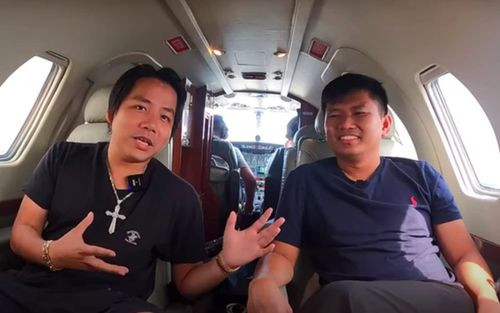 Trong video, Vương Phạm nhiều lần khẳng định mình đã đặt cọc tiền trước do chiếc máy bay triệu phú người Việt nhắm đến cũng đang trong tầm ngắm của nhiều người khác. Bạn thân trên đất mỹ của Khoa Pug thậm chí còn dùng từ "máy bay của mình" cũng như thủ thỉ với... chiếc máy bay rằng: "Về nhà với anh nha cưng".