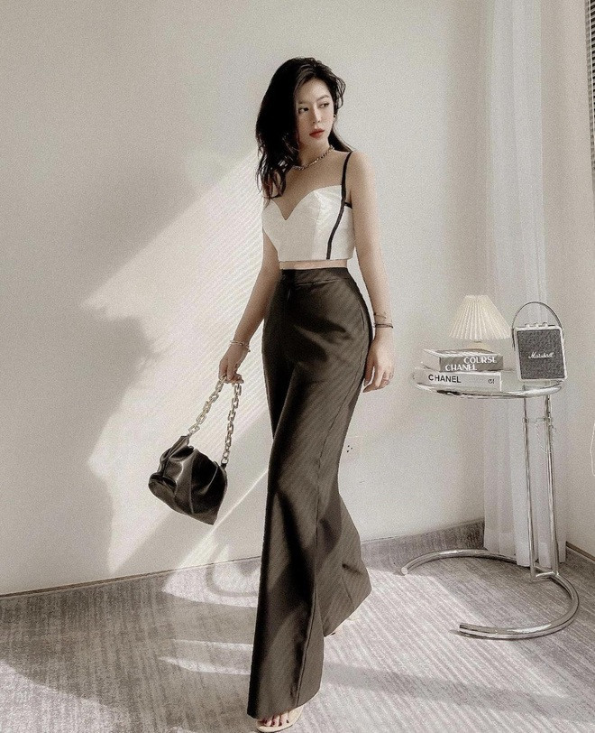 Với nickname "con buôn" và giờ thêm công việc của 1 KOLs, chủ sở hữu 2 shop quần áo Phương Thảo đã tự mua xe Mercedes ở tuổi 21.