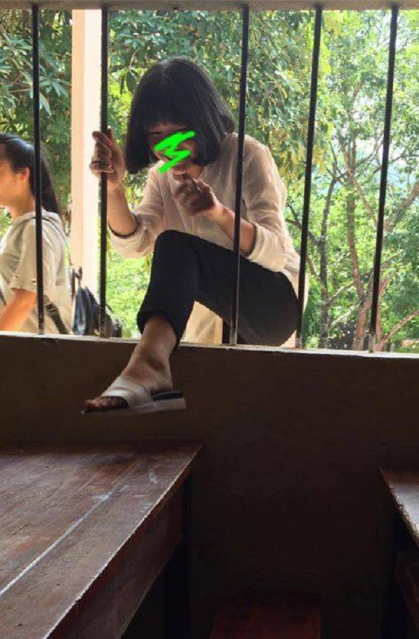 Tưởng chân yếu tay mềm thì không trốn được tiết, ai ngờ các nữ sinh còn bạo rạn hơn cả các bạn học là nam giới.