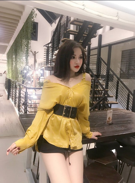 Dù là hình ảnh trẻ trung, nhẹ nhàng hay quyến rũ thì Tú Uyên đều thu hút mọi ánh nhìn.