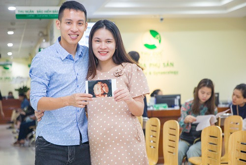 Chuyện tình đẹp, không ồn ào của Hùng Dũng và Mộc Trinh nhận được rất nhiều sự ngưỡng mộ. Đến thời điểm hiện tại, cả hai đã có với nhau một cậu con trai tên Titi.