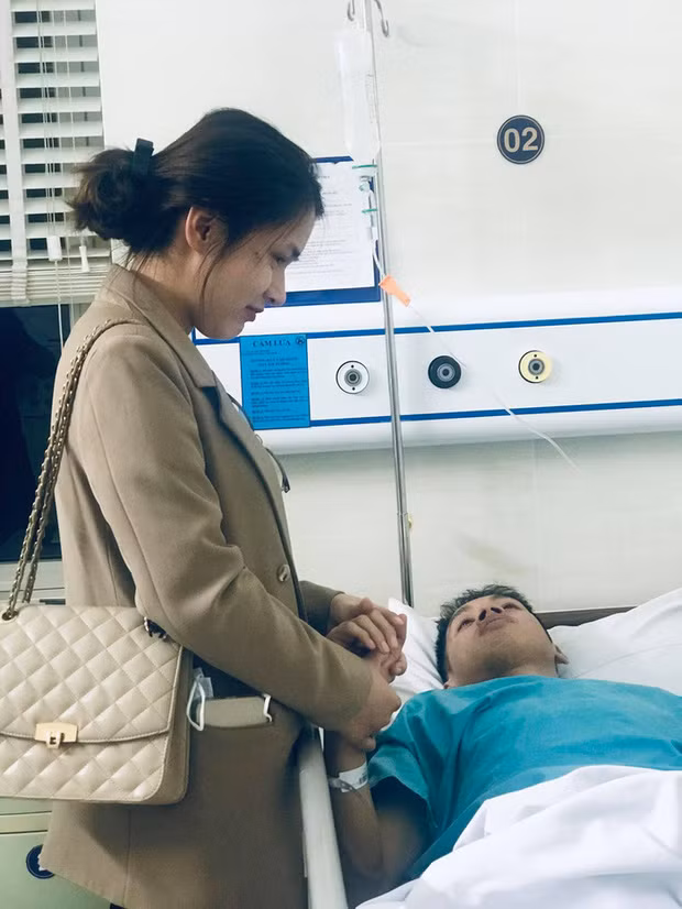 Không ai biết Mộc Trinh nghĩ gì tại thời điểm đó, tuy nhiên, ai đọc câu nói của cô đều thấy thương thay cho bà xã Hùng Dũng.