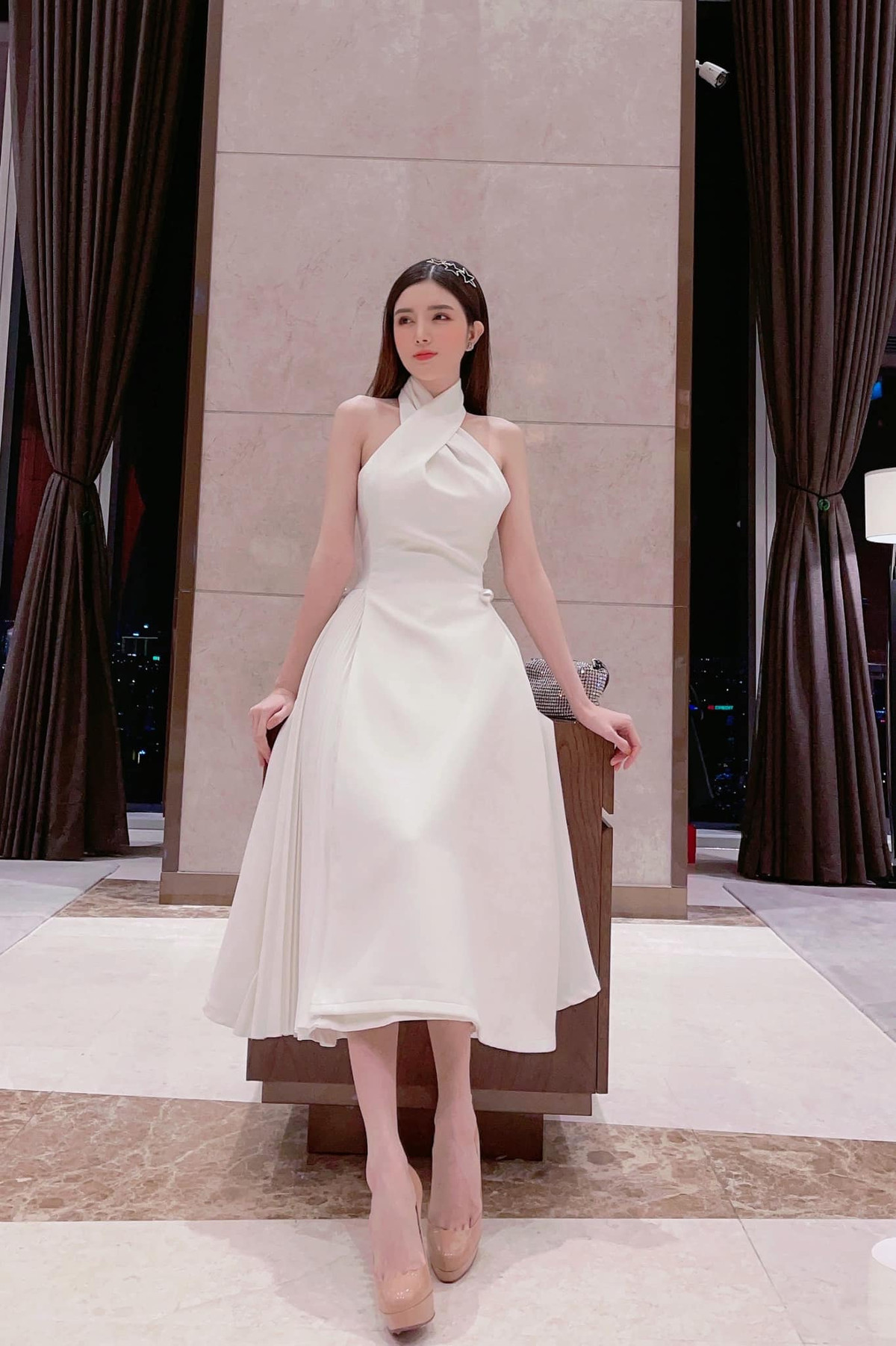 Hiện bộ ảnh mới giữa vườn cải của Lilly Luta tiếp tục được các fan của cô nàng cũng như dân mạng truyền tay nhau và để lại nhiều bình luận.