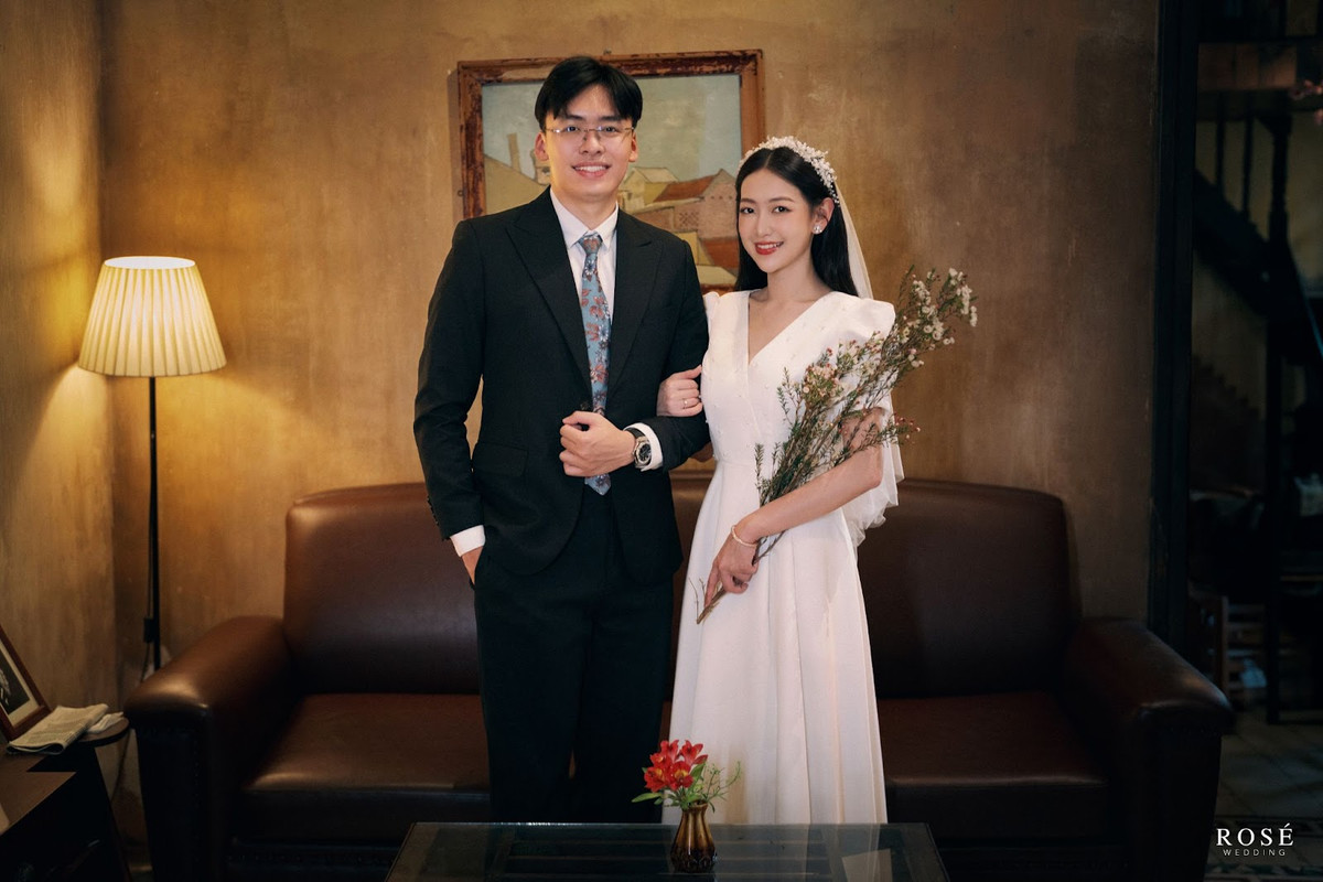 Hồng Vân và Cao Vinh tận hưởng cuộc sống vợ chồng son ngọt ngào. Cả luôn trân trọng nhau, cùng nhau vun vén cho tổ ấm nhỏ.