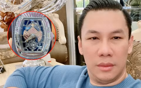 Một phần nhỏ bộ sưu tập "nhà" đeo tay của đại gia Đức Huy.