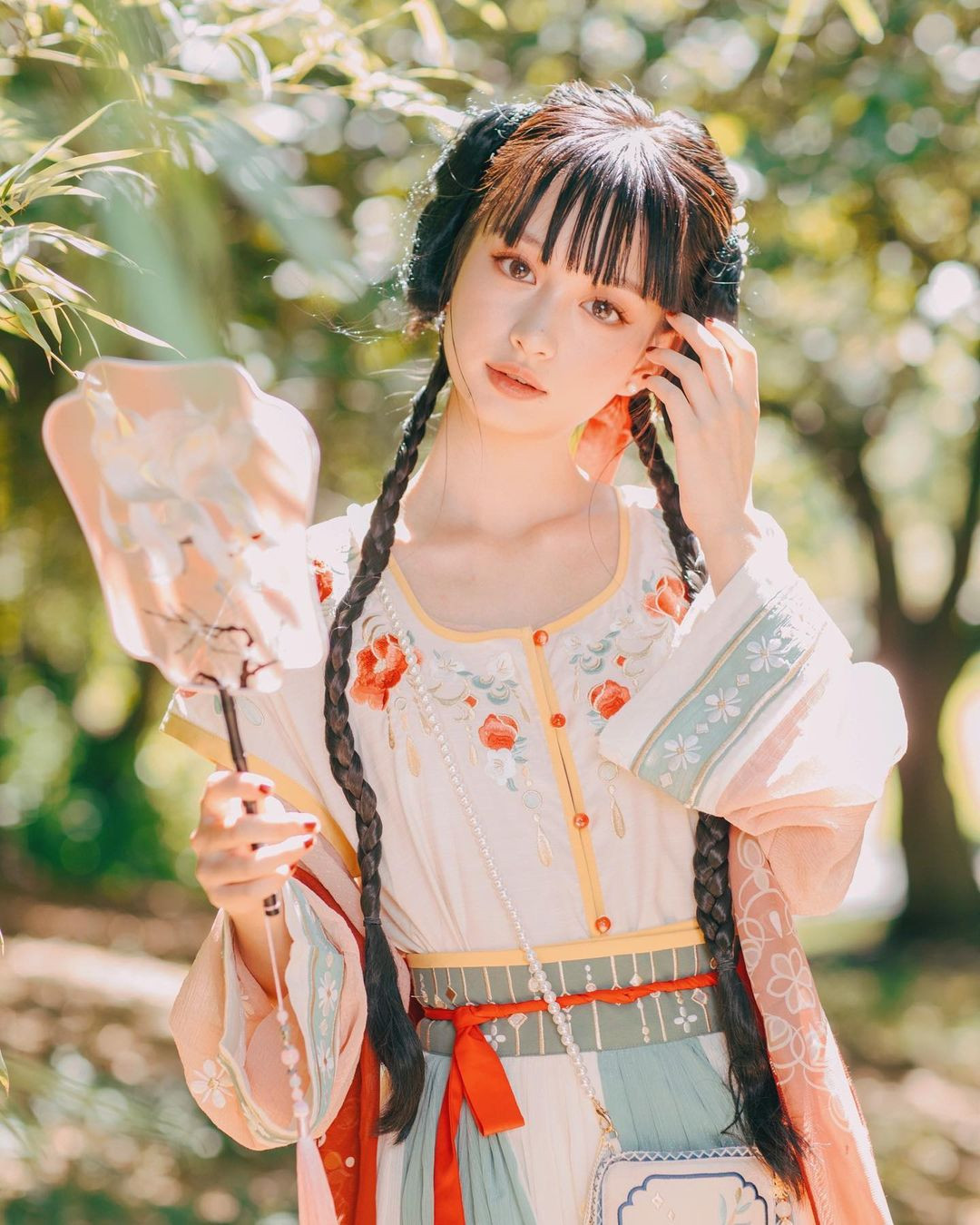 Gái xinh 10X đẹp như bước ra từ truyện tranh gây thương nhớ Gai xinh 10X dep nhu buoc ra tu truyen tranh gay thuong nho