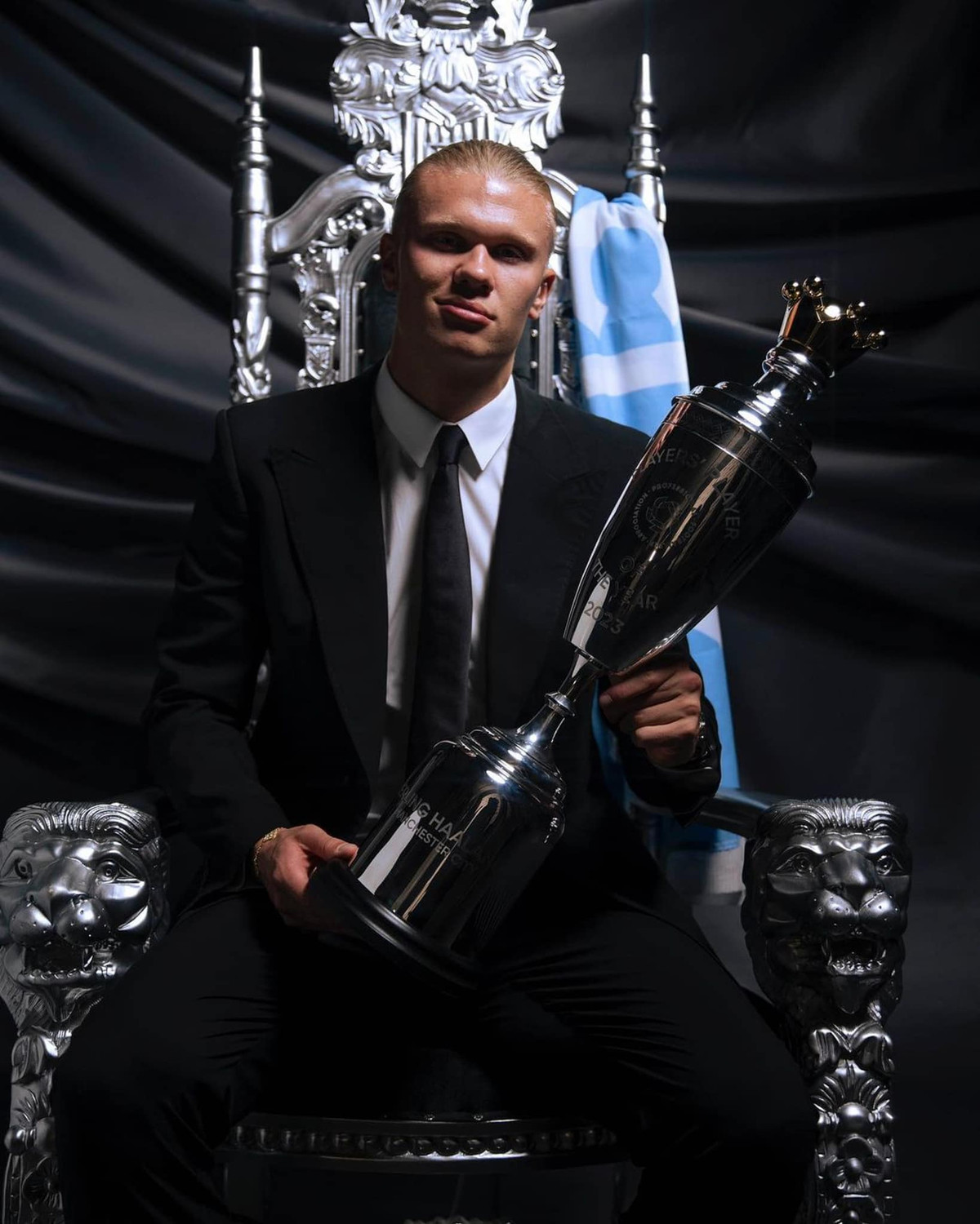 Bài đăng của Erling Haaland lập tức gây bão trên mạng xã hội. Bài viết của tiền đạo sinh năm 2000 thu hút gần 2 triệu lượt yêu thích, cùng với hàng nghìn lượt bình luận.