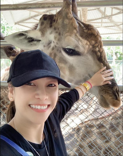 Cùng ngắm thêm những hình ảnh của vợ cả Minh Nhựa là Phương Thúy.