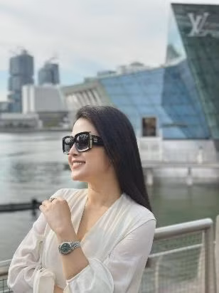 ‏Ít ai biết rằng, MC Hải Vân còn rất trẻ nhưng đã có gần 7 năm gắn bó với công việc dẫn chương trình truyền hình và 3 năm công tác tại VTV. Để đạt được điều này, những thành tích học vấn đáng nể chính là nền tảng vững chắc nhất.‏