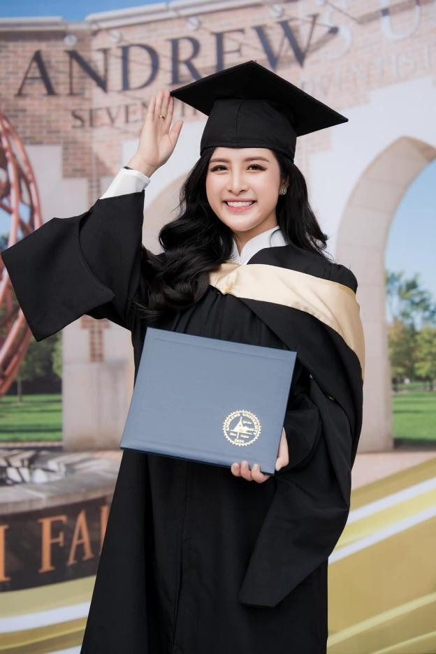 ‏Đáng chú ý, năm nay Hải Vân còn được "chọn mặt gửi vàng" khi kết hợp với MC Phương Nam "cầm mic" cho chương trình Thương hiệu Mạnh Việt Nam - sự kiện thường niên lớn nhất do Tạp chí Kinh tế Việt Nam – VnEconomy – Vietnam Economic Times tổ chức, dành cho cộng đồng các Doanh nghiệp Việt Nam. ‏