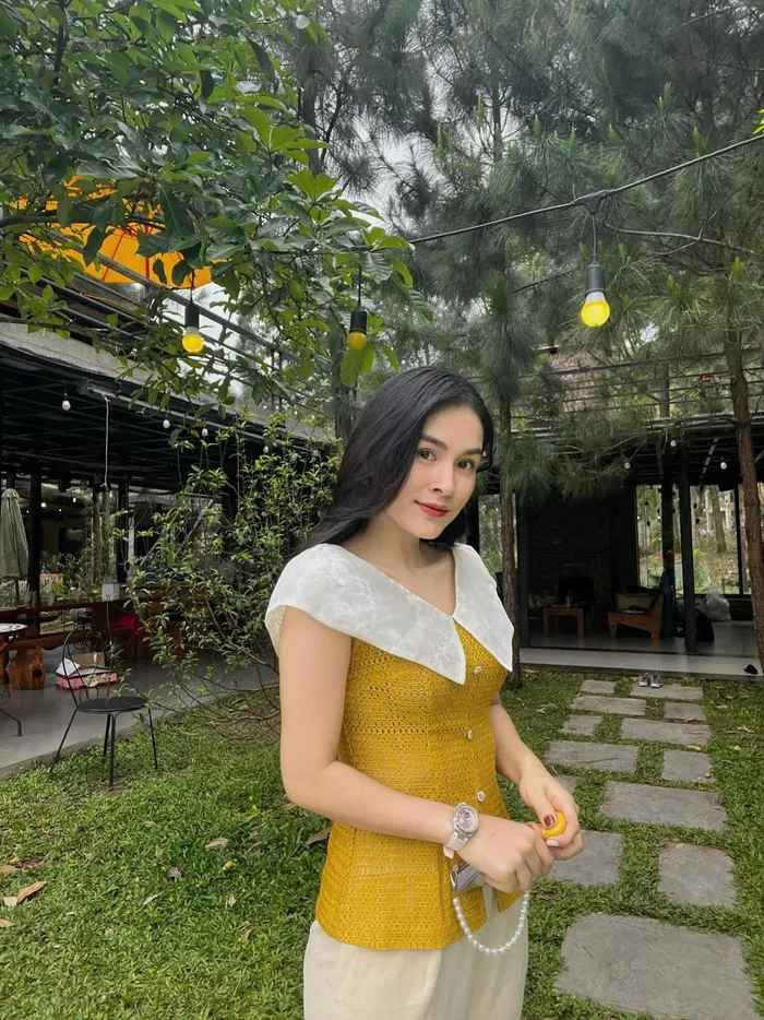 Gần đây nhất, trong chương trình “Tâm sự mẹ bỉm sữa”, Triệu Mộc Trinh lần đầu chia sẻ về những khó khăn trong chặng đường hôn nhân cùng Hùng Dũng.