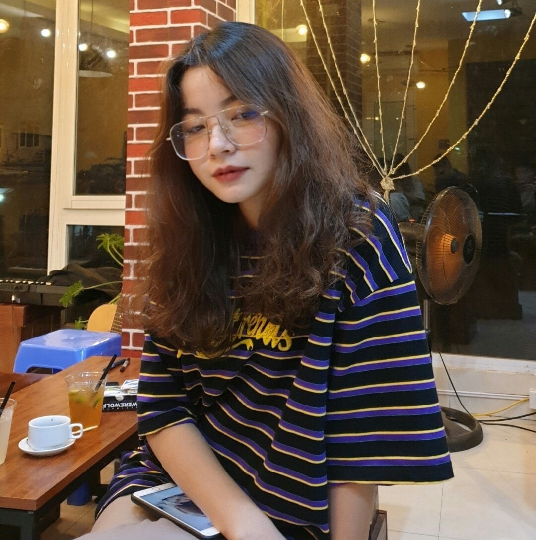 Cùng ngắm nhìn những góc ảnh xinh đẹp, hút hồn của chủ nhân bản hit khiến toàn cõi mạng replay liên tục Chị ong nâu phiên bản thất tình.