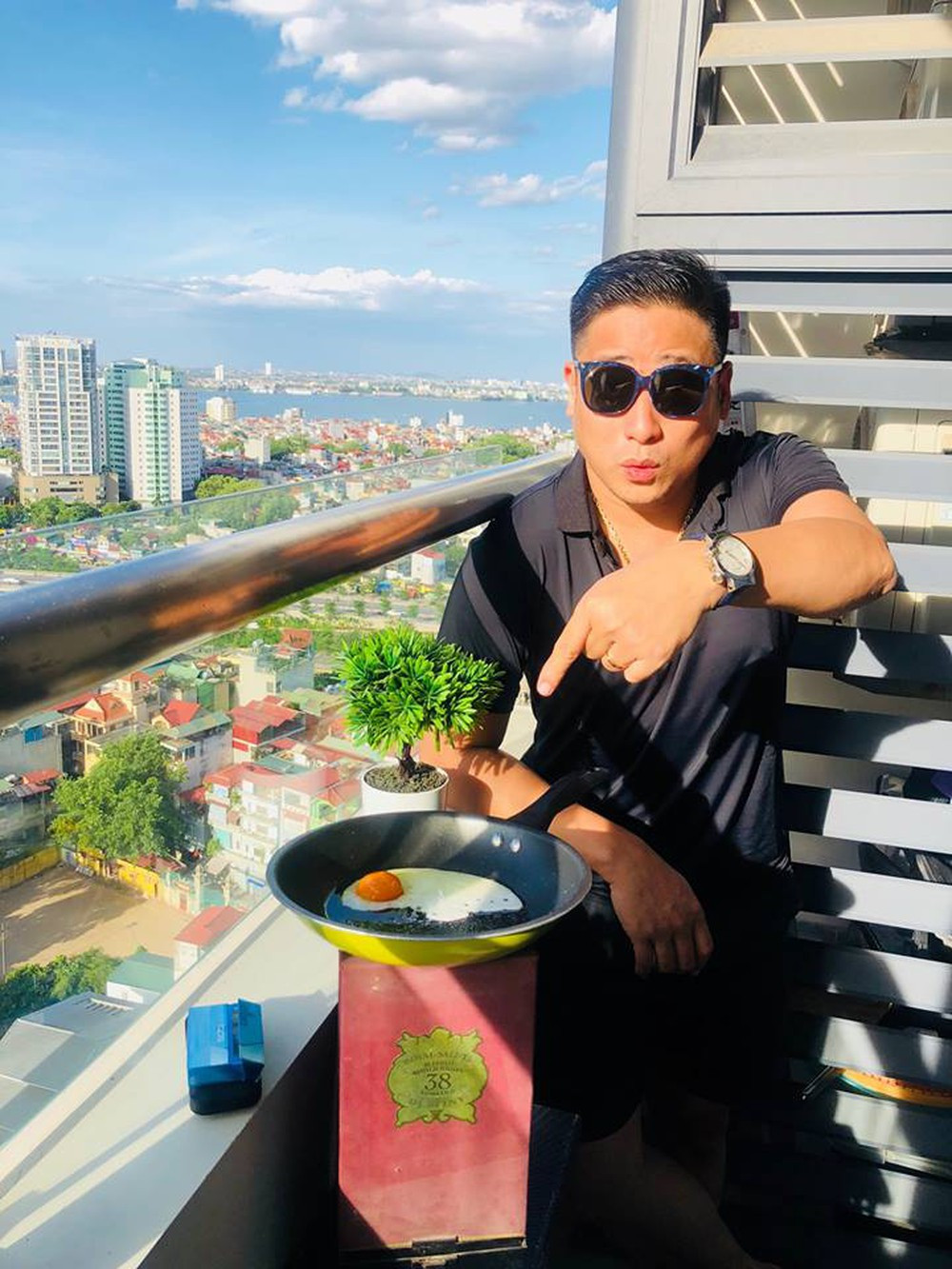 Diễn viên Minh Tiệp cũng từng khoe màn trứng rán không cần mỡ của mình.