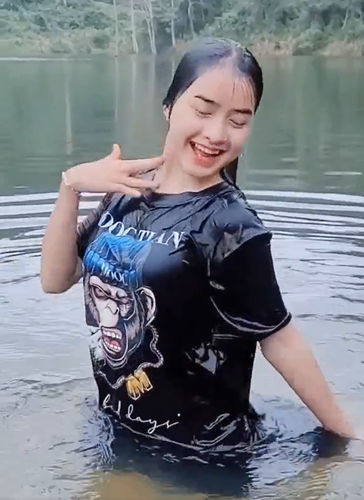 Nhiều người cho rằng vì muốn câu view, câu like mà Yona Cươn ngày càng táo bạo, bất chấp.