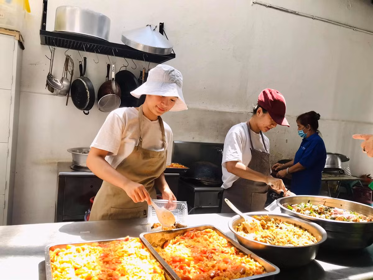 Co gai 'thoat khoi vung an toan', dam me kham pha-Hinh-6