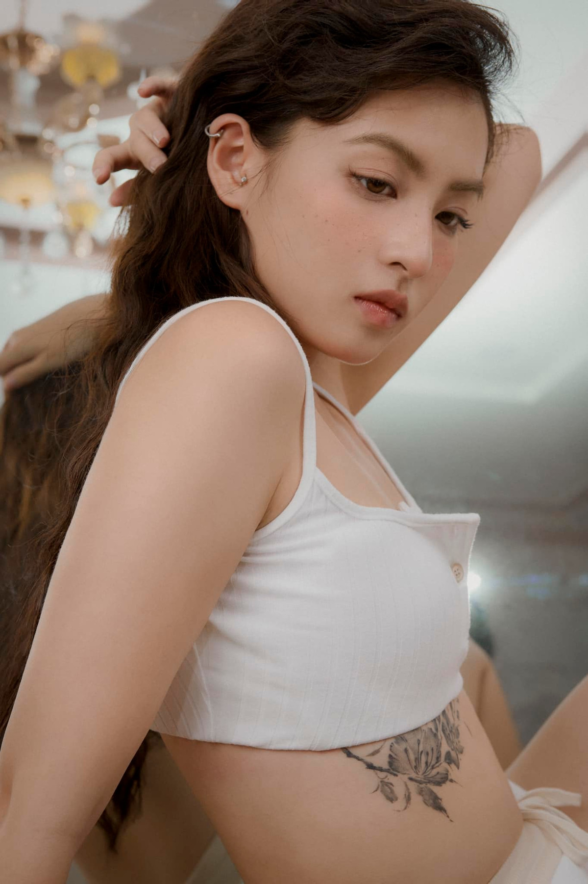 Nguyễn Lâm Thảo Tâm thời điểm đó trung thành với hình ảnh một cô gái thanh lịch, yêu thương bản thân dù là những khuyết điểm hình thể khó cải thiện.