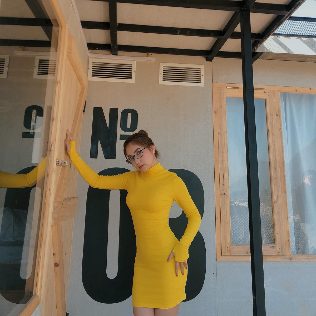 Qua cách "bẻ cua" của Nhật Lê, nhiều người cho rằng đây là sự thông minh của cô gái này khi "né đòn" khá khôn khéo.