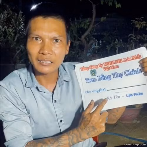 Dù không có ngoại hình nổi bật nhưng nhờ cách nói chuyện hài hước, sự chân chất đã giúp Lộc Fuho ngày càng nhận về sự chú ý.