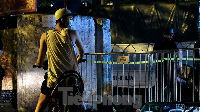 Ngày 31/7 được test nhanh sàng lọc tại Trung tâm y tế Ngọc Hồi nghi ngờ dương tính, lấy mẫu PCR kết quả dương tính.