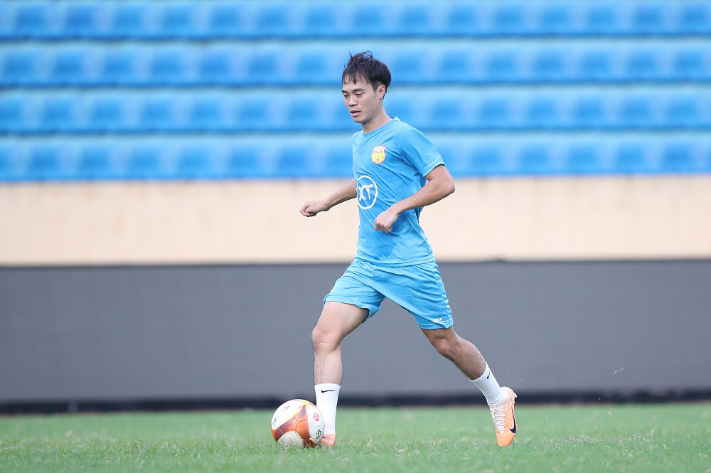 Van Toan dat muc tieu khung cung Thep Xanh Nam Dinh tai V-League 2024