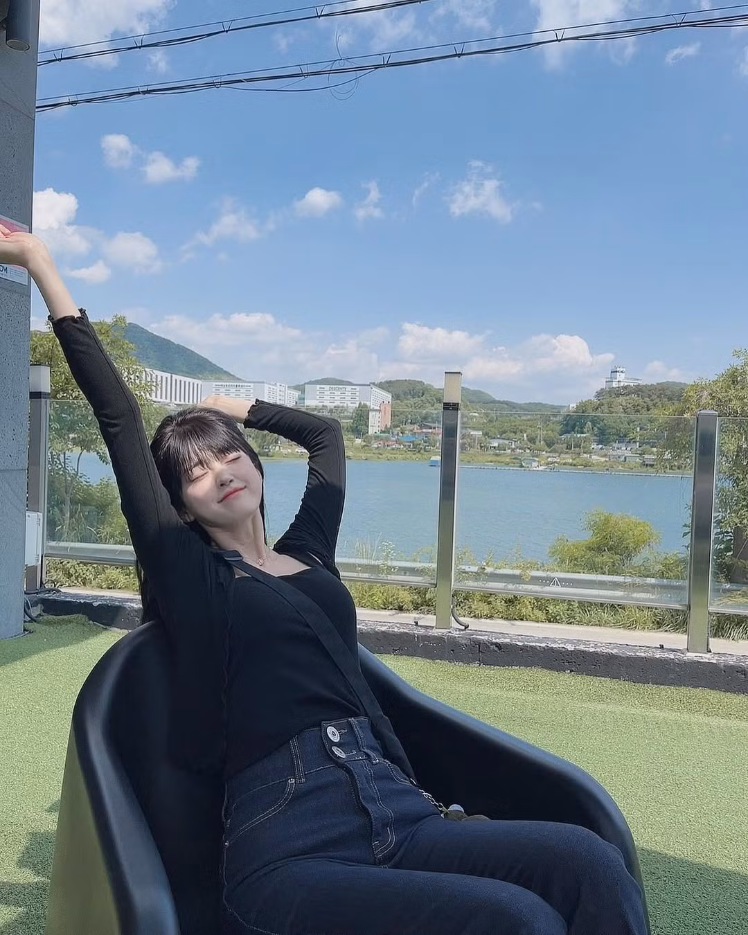 Theo đó, trong một lần phát biểu mới nhất, Moon-wol thậm chí còn bị anti-fan gửi thư đe dọa, đồng thời yêu cầu cô nàng phải tự lên sóng thanh minh, xin lỗi sau khi trót đề cập tới một chủ đề khá nhạy cảm.