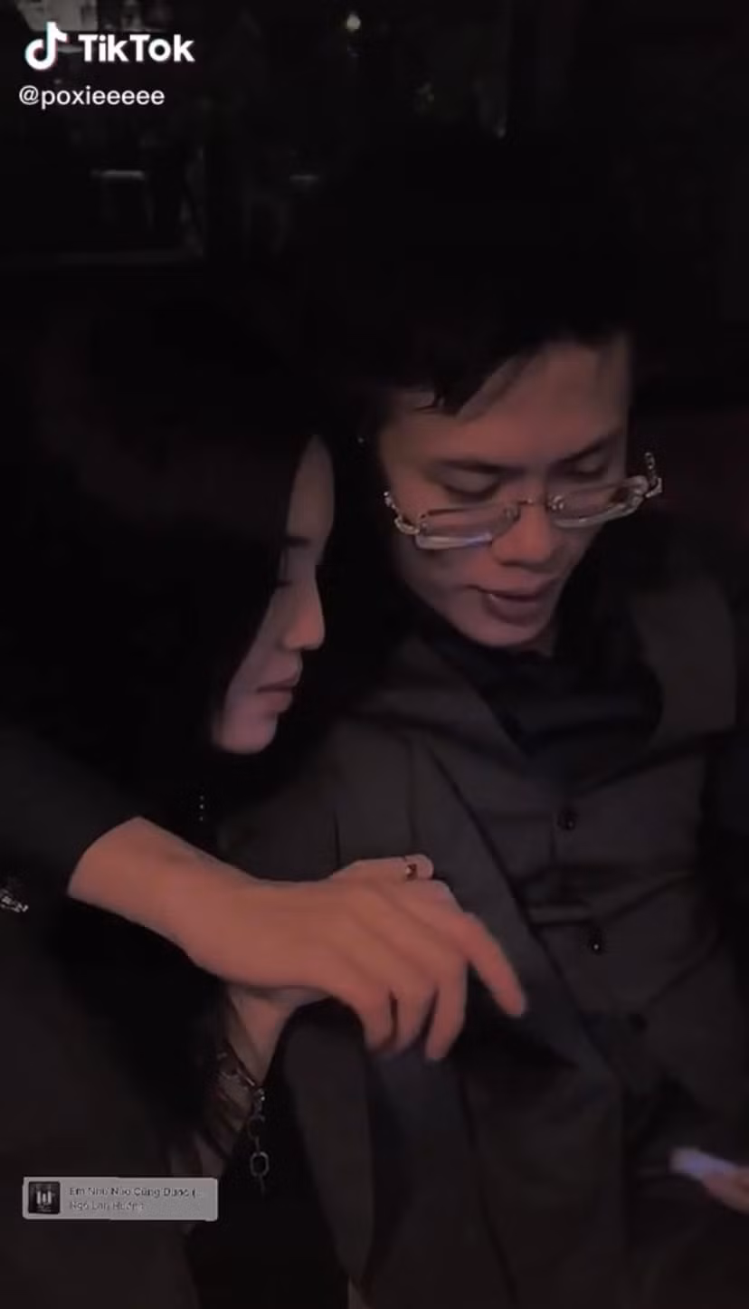 Cách đây 2 tuần, drama về bạn trai của nữ streamer Linh Ngọc Đàm - Hoài Nam đã khiến cộng đồng bàn tán xôn xao. Ngay sau đó cả hai đều gửi lời xin lỗi đến những người trên Instagram.