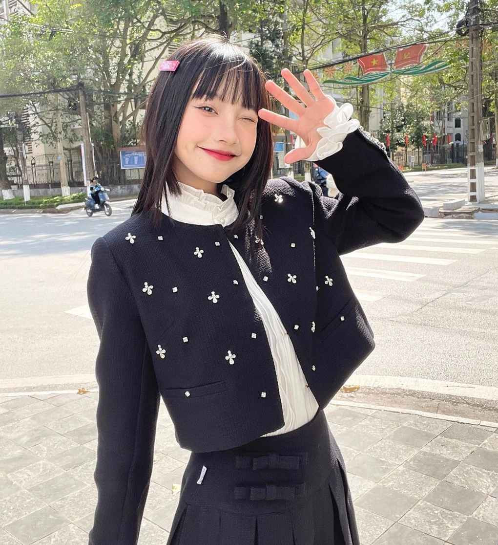 Khi mới bước chân vào showbiz, Thu Hà Ceri theo đuổi hình ảnh trong trẻo, ngây thơ. Thời gian qua, cô lột xác với phong cách hiện đại, cá tính.