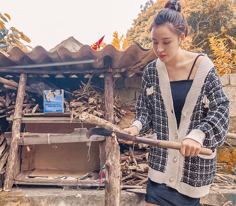 Bà Tưng sau thời gian dài ở ẩn sau loạt biến cố đã và đang trở thành phiên bản mới mẻ và xinh đẹp, được nhiều người yêu quý hơn.