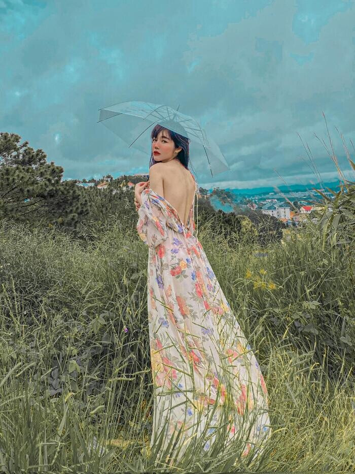 Sau đó, hot mom Elly Trần tiếp tục khiến fans lo lắng với chia sẻ bản thân đang bị trầm cảm vì từng tự ý ngưng thuốc khi bệnh mới có dấu hiệu thuyên giảm.