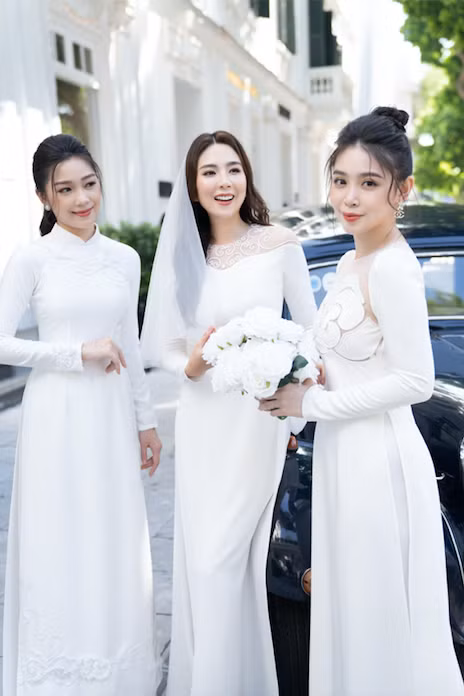 Bên cạnh đó, Mai Ngọc tâm đắc chia sẻ của Coco chanel đã từng nói: "Bạn có thể lộng lẫy vào tuổi 30, lịch lãm ở tuổi 40, và quyến rũ khó cưỡng cho cả phần còn lại".