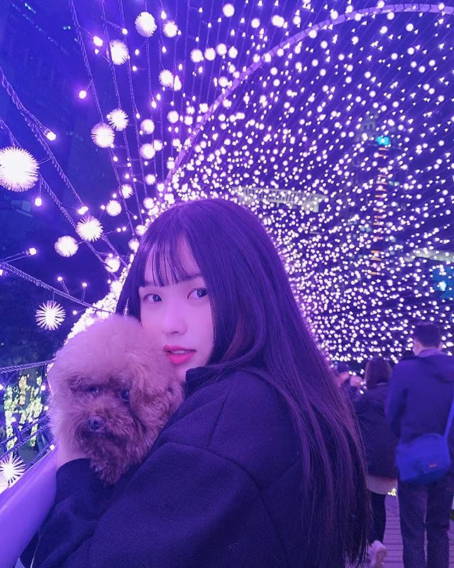 Hiện tại, hot girl Mia đang theo đuổi công việc người mẫu ảnh nhằm tận dụng những ưu thế trời cho về nhan sắc cũng như vóc dáng của mình.