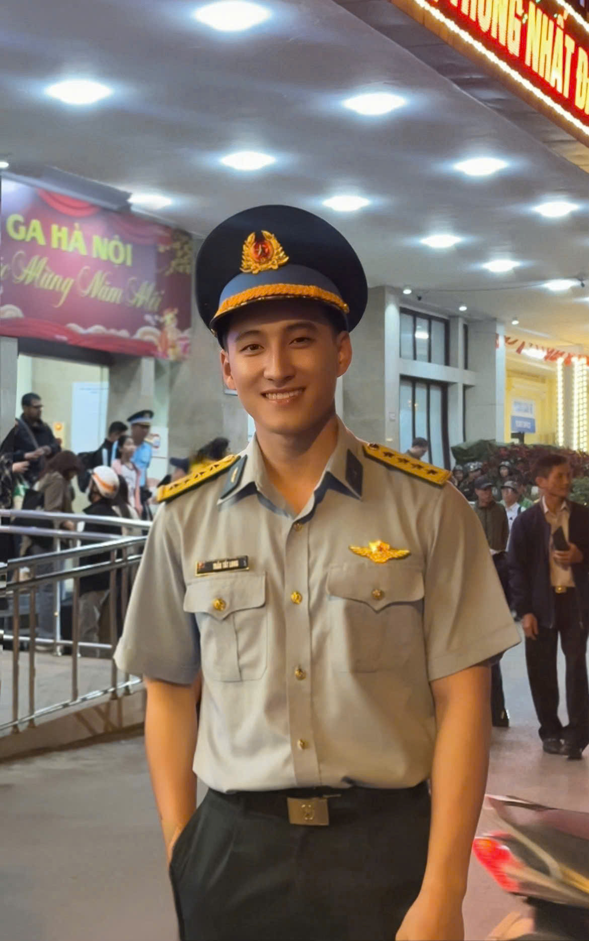 Tính đến thời điểm hiện tại, kênh TikTok cá nhân của Tất Long tăng gấp 20 lần lượt follow so với khoảng 1 tháng trước, mỗi clip hút từ 1-2 triệu views. Nhiều tin nhắn được gửi đến hộp thư của Long mời kết bạn, làm quen, bày tỏ sự ái mộ.