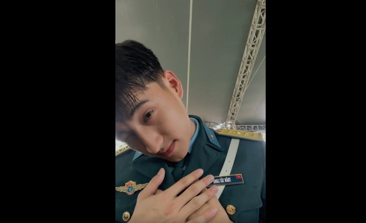 Tất Long xem tình cảm của mọi người dành cho mình như động lực để anh cố gắng, nỗ lực và hoàn thiện bản thân.