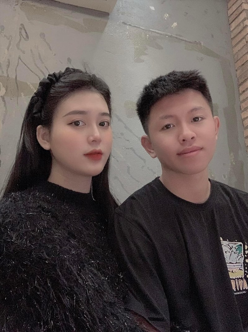 Trên trang cá nhân, vợ chồng Vũ Tiến Long thường xuyên chia sẻ khoảnh khắc bên nhau.