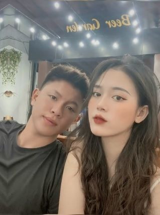 Không ít lời khen về nhan sắc của 2 vợ chồng Vũ Tiến Long.