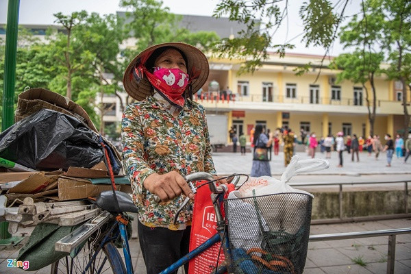 Mat bao lau de duoc nhan tien ho tro do anh huong cua dich COVID-19?-Hinh-2