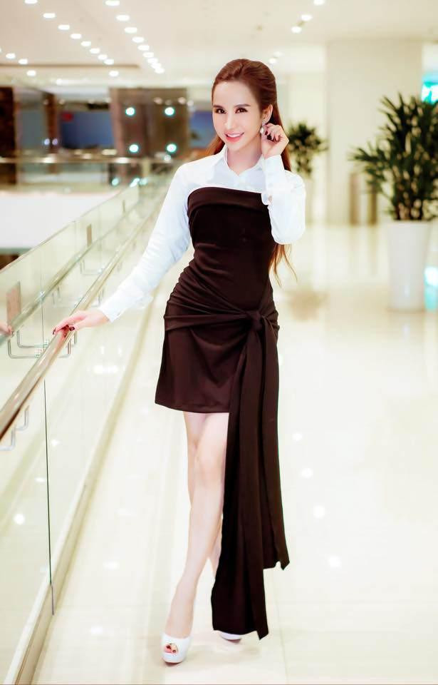 Trần Đoàn và bạn trai cũ đến với nhau từ lúc còn khó khăn, bắt đầu lập nghiệp. Từ thời còn ở trọ, rau cháo có nhau những vẫn ấm áp và hạnh phúc. Vượt qua không ít sóng gió và dị nghị, cả hai đã đến bên nhau, gắn bó với nhau suốt thời gian dài.