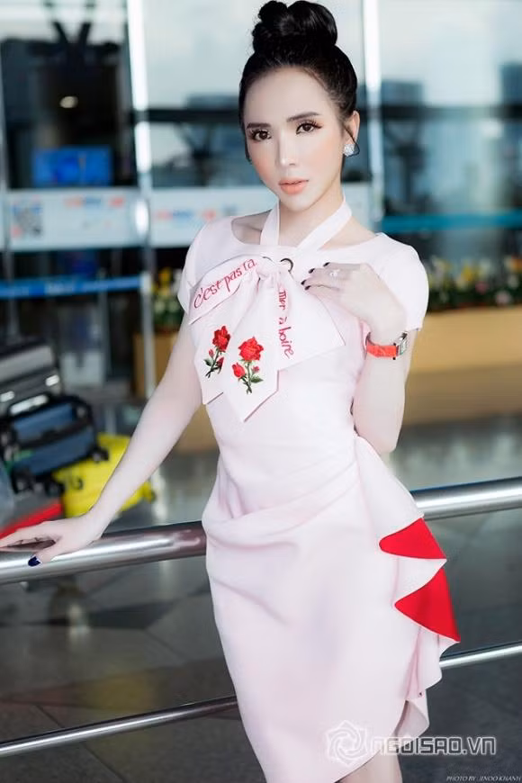 Hậu chia tay mối tình lâu năm, Trần Đoàn chia sẻ luôn sẵn sàng cho mối quan hệ mới. Với cô, chỉ cần một người đàn ông bản lĩnh, thương yêu cô thật lòng, quan tâm chăm sóc và cho cô động lực để phấn đấu trong từng phút, từng giây của cuộc đời. Là một người đàn ông biết yêu thương, thấu hiểu, biết lắng nghe, chia sẻ. Ảnh: Ngoisao.vn