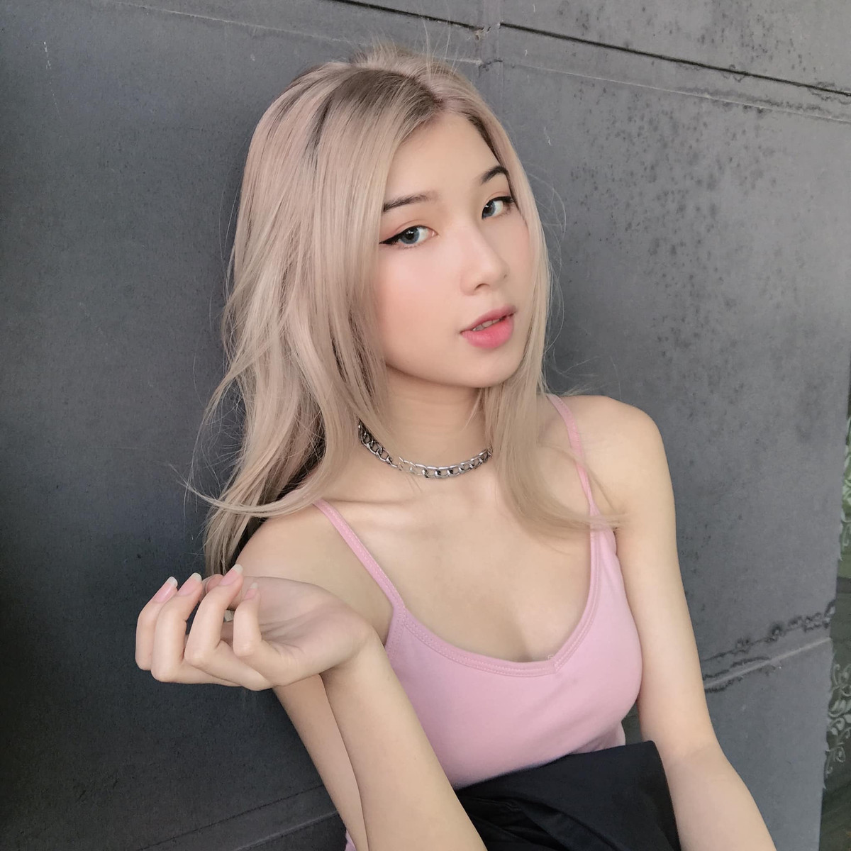 Cụ thể, trong quan điểm của gái xinh 2001 đến từ Hà Nam này cho hay, đại học là con đường an toàn nhưng không phải là con đường duy nhất dẫn đến thành công.