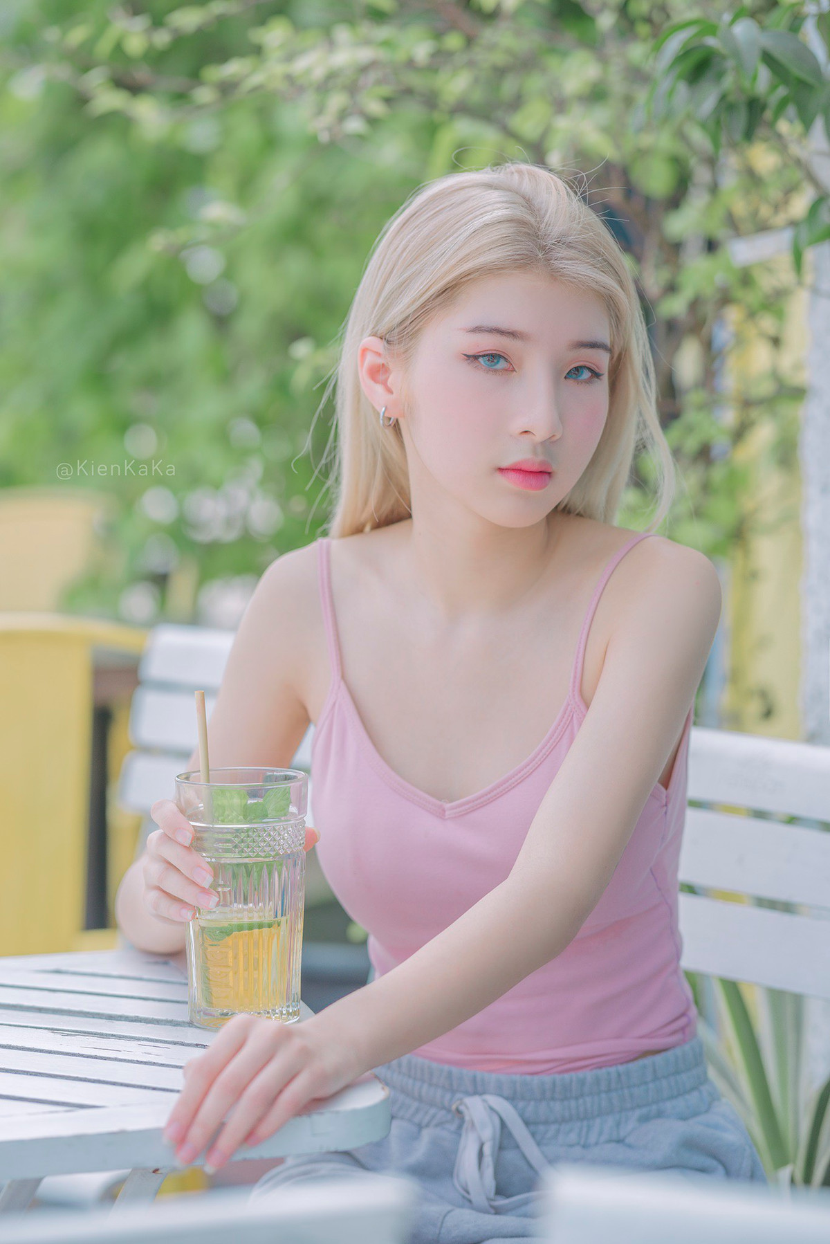 Hiện tại, Hảo vẫn còn độc thân, tập trung hầu hết thời gian cho công việc.