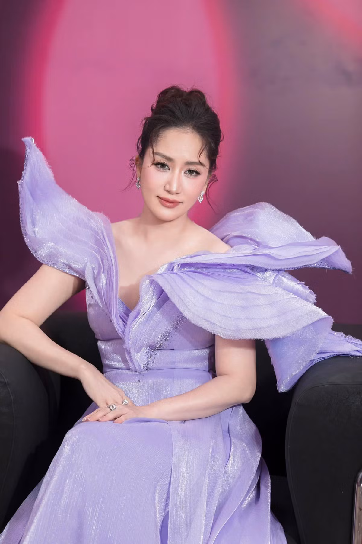 Ngoài ra, Khánh Thi còn tiết lộ ông xã cũng là nguồn động lực để cô chăm chút bản thân mình.