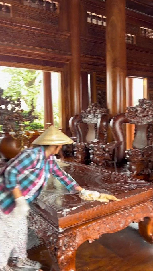 Nhiều người thậm chí còn đùa, nếu gia chủ làm theo cách thủ công, lau dọn từng chút một khéo hết Tết chưa dọn xong nhà.