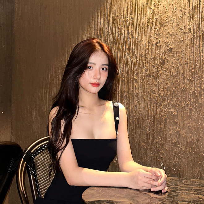 Co gai Quang Binh gay bao vi hanh trinh 