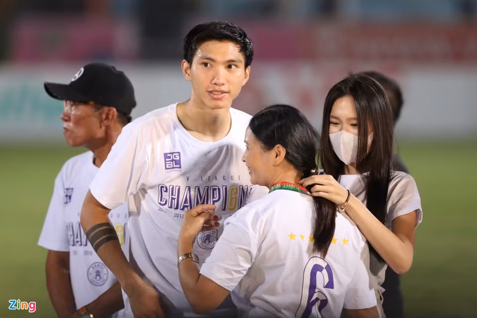 Thời điểm này, Hải My từng chia sẻ rằng cô ngưỡng mộ cái tên Đoàn Văn Hậu. "Đó là một người tốt bụng với hình ảnh đẹp. Tôi nghĩ cái tên ấy còn là động lực để tôi phát triển bản thân hơn nữa".