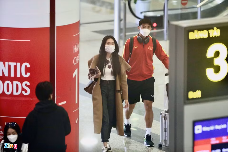 Sau hơn 2 năm hẹn hò kín đáo, Hải My mới dần xuất hiện cùng Văn Hậu nhiều hơn trước công chúng.