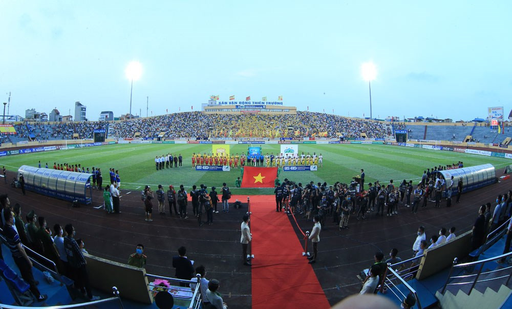 Cá nhân các thành viên CLB cũng đã giành được nhiều danh hiệu; trong đó cầu thủ Rafaelson với 31 bàn thắng đã trở thành cầu thủ xuất sắc nhất V.League, phá kỷ lục ghi nhiều bàn nhất trong một mùa giải; HLV Vũ Hồng Việt được vinh danh là HLV hay nhất mùa giải V.League 2023/2024.