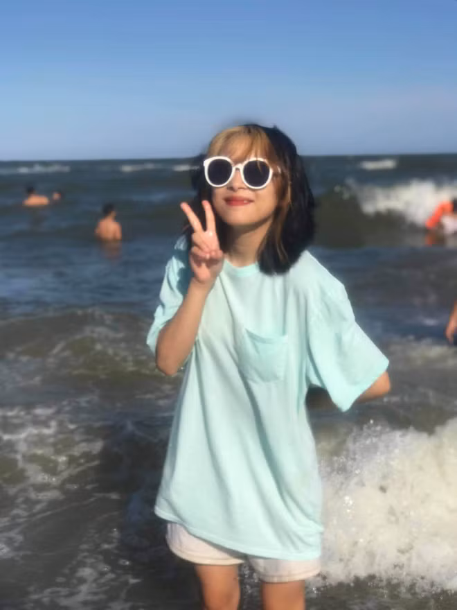 Theo Vân Thu, thuở mớ hẹn hò, bạn trai cô nàng chụp ảnh thực sự không có tâm. Nhưng sau một quãng thời gian "đào tạo", năn nỉ, giận hờn, cuối cùng anh chàng này đã tích luỹ được kha khá vốn kinh nghiệm giúp bạn gái "sống ảo" thành công.