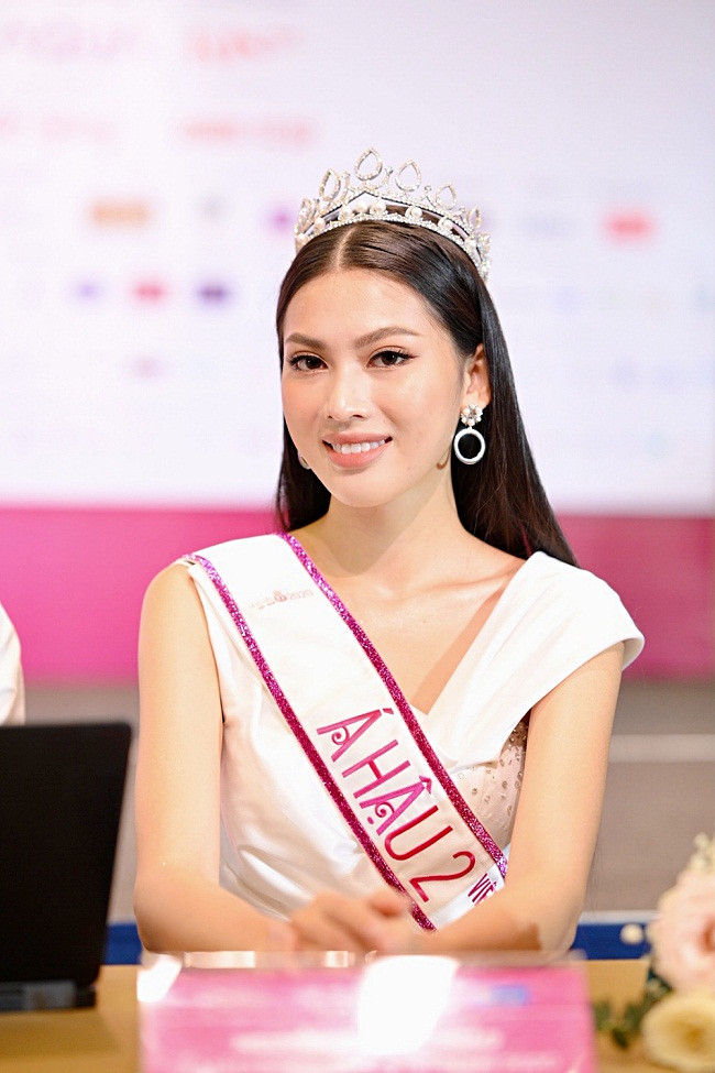 A hau 2 Nguyen Le Ngoc Thao truoc nghi van la 'ga' Vu Khac Tiep-Hinh-5